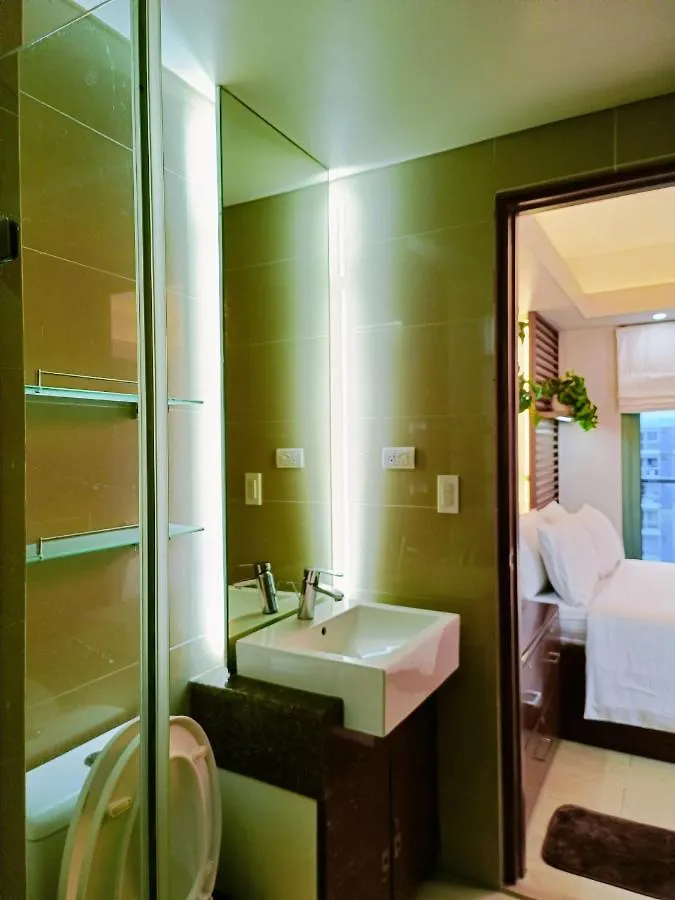 Aparthotel Two Palmtree Villas Across Manila Airport Terminal 3 -Jjrmk Condotel Pasay