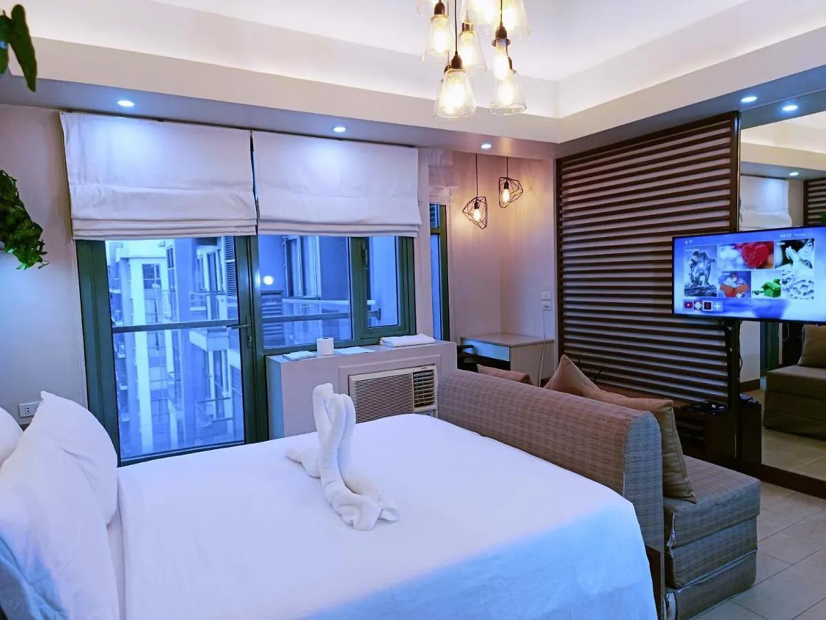 Two Palmtree Villas Across Manila Airport Terminal 3 -Jjrmk Condotel Pasay Philippines
